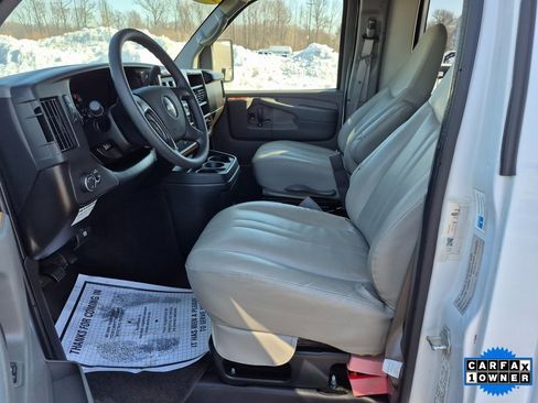 Used 2008 Chevrolet Express 3500 w/ Shuttle Bus Package image 9