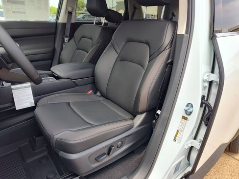 New 2026 Nissan Pathfinder SL w/ SL Premium Package FWD image 7