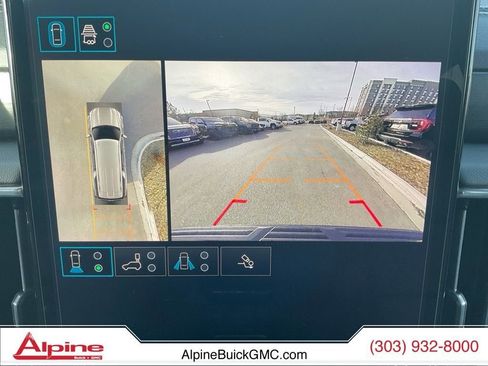 Used 2025 GMC Yukon XL Denali image 17