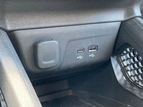 Used 2024 Chevrolet TrailBlazer LT w/ Convenience Package AWD/4WD image 27