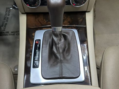 Used 2014 Mercedes-Benz C 250 Sedan image 19
