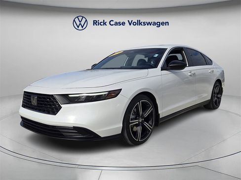 Used 2024 Honda Accord Sport image 9