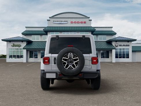 Used 2025 Jeep Wrangler Unlimited Sahara AWD/4WD image 7