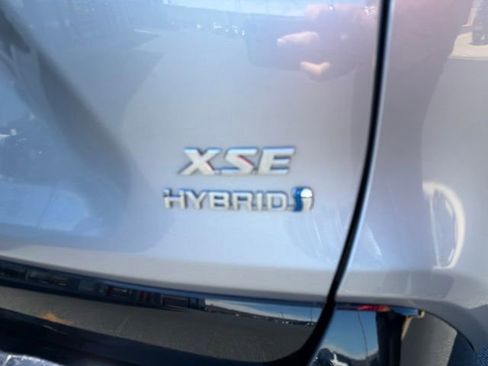 Used 2021 Toyota RAV4 XSE w/ XSE Grade Weather Package AWD/4WD image 9