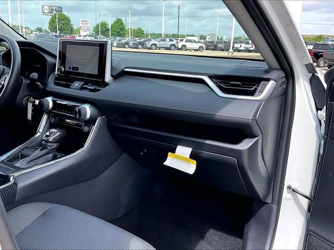 Used 2025 Toyota RAV4 LE image 18