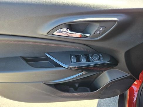 Certified 2024 Chevrolet Trax RS w/ Sunroof Package FWD image 17
