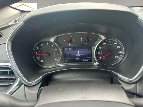 Used 2022 Chevrolet Equinox LT w/ Driver Convenience Package image 17