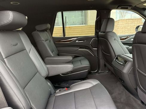 Used 2024 Cadillac Escalade Luxury image 16