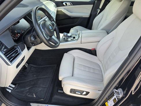 Used 2022 BMW X5 sDrive40i w/ M Sport Package image 10