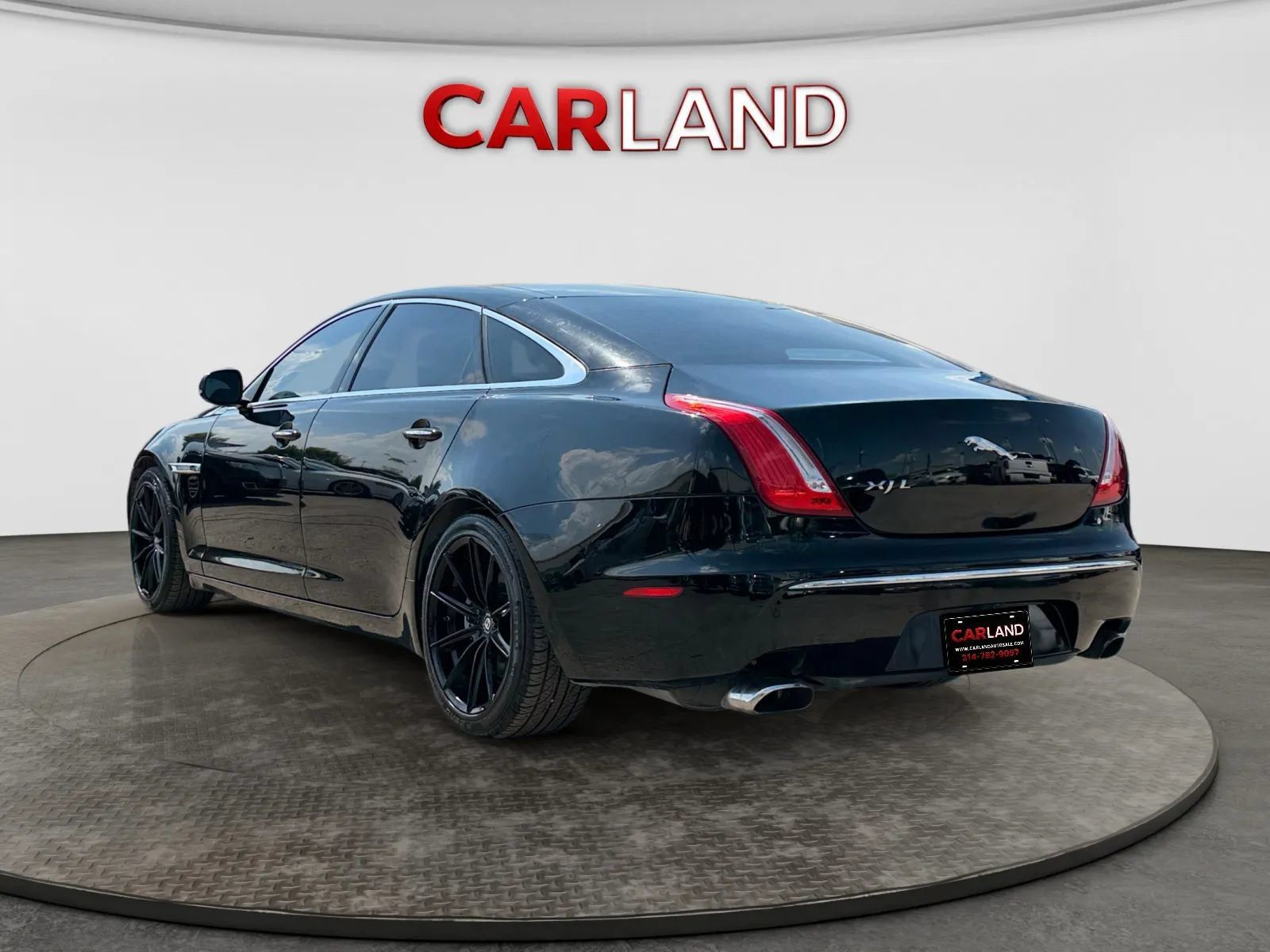 Used 2011 Jaguar XJ L RWD image 4