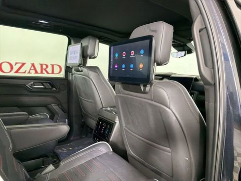 Used 2025 GMC Yukon XL AT4 Ultimate AWD/4WD image 18
