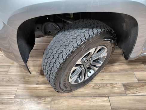 Used 2022 Chevrolet Colorado Z71 image 30