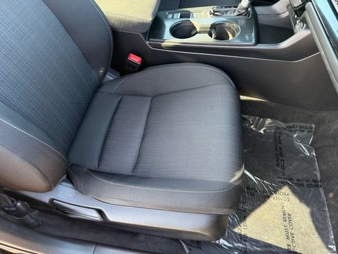 Used 2025 Honda Civic LX image 32