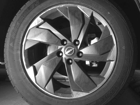 Used 2025 Nissan Rogue SV AWD/4WD image 13