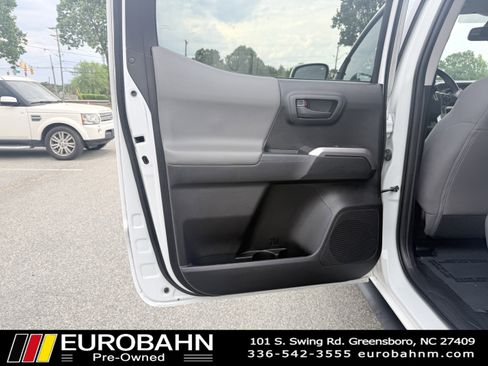 Used 2021 Toyota Tacoma SR5 RWD image 14