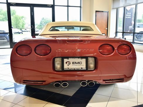 Used 2004 Chevrolet Corvette Convertible w/ Preferred Equipment Group RWD image 5