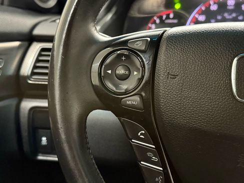 Used 2017 Honda Accord EX-L image 18