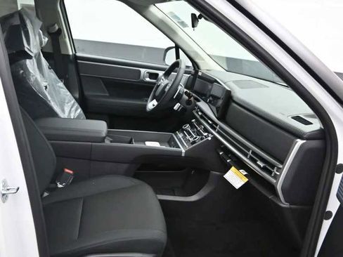 New 2026 Hyundai Santa Fe SE FWD image 11