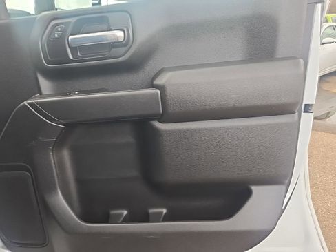 Used 2021 Chevrolet Silverado 2500 Custom w/ Custom Value Package image 27