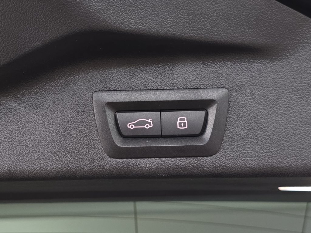 Used 2025 BMW X5 sDrive40i w/ M Sport Package RWD image 31