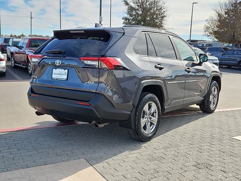 Used 2022 Toyota RAV4 XLE image 3