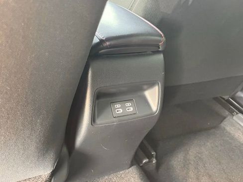 Used 2025 Toyota Corolla SE image 24