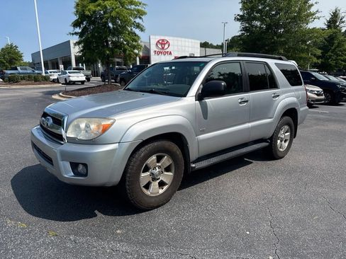 Used 2008 Toyota 4Runner SR5 RWD image 2
