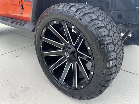 Used 2018 Jeep Wrangler Unlimited Rubicon AWD/4WD image 39