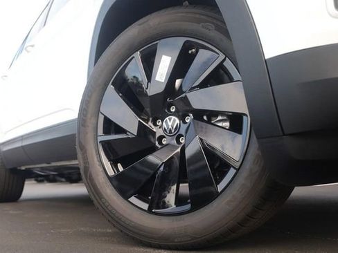 New 2026 Volkswagen Atlas SE image 3