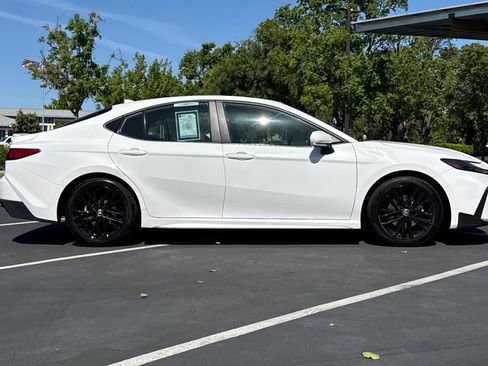 Used 2025 Toyota Camry SE FWD image 10