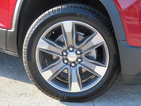 Used 2019 GMC Acadia SLT w/ LPO, Floor Liner Package image 7