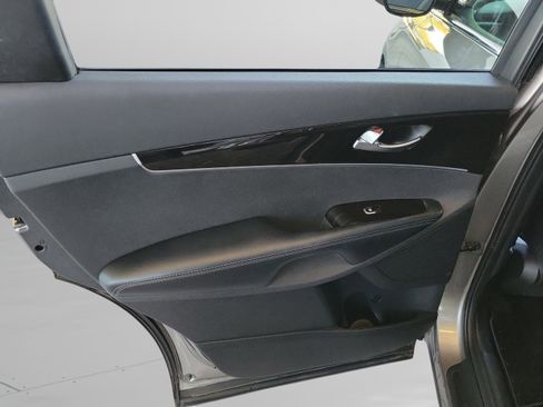 Used 2019 Kia Sorento EX image 25