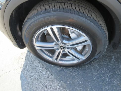 Used 2021 Mercedes-Benz GLC 300 4MATIC image 14
