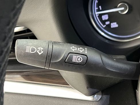 Used 2018 Buick Enclave Premium image 50