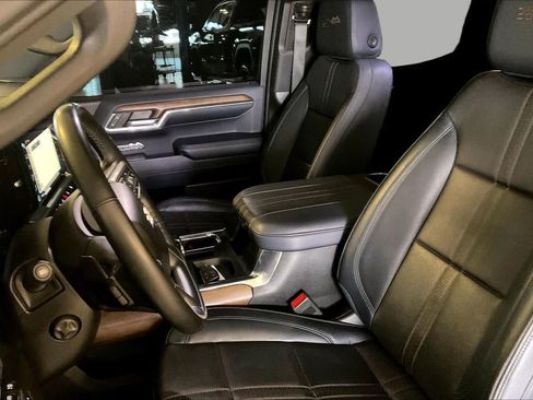Used 2024 Chevrolet Silverado 1500 High Country w/ High Country Premium Package AWD/4WD image 7