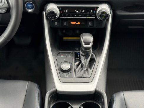 Used 2020 Toyota RAV4 XSE image 27