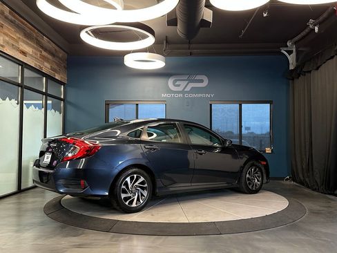 Used 2017 Honda Civic EX image 3
