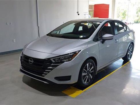 Used 2025 Nissan Versa SV w/ Trunk Package FWD image 18