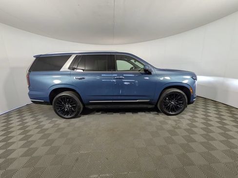 Used 2025 Cadillac Escalade Premium Luxury AWD/4WD image 17