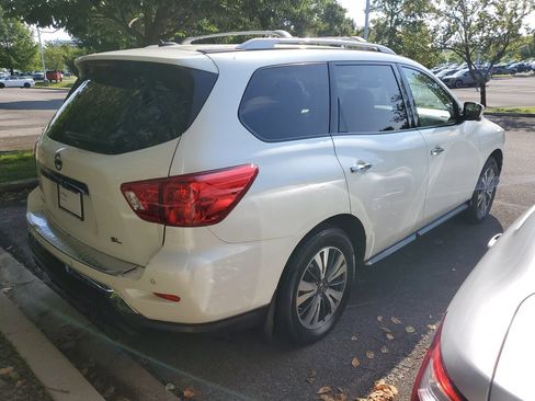 Used 2017 Nissan Pathfinder SL w/ SL Tech Package FWD image 16