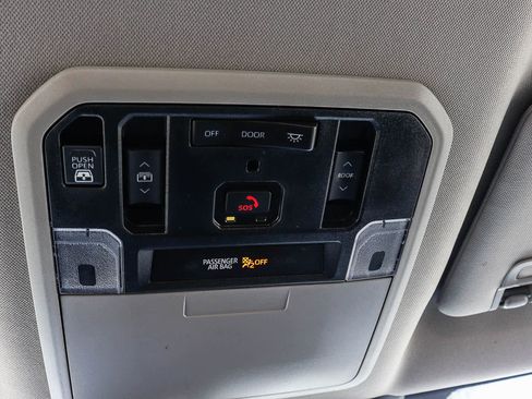 Used 2024 Toyota Tundra Limited image 31