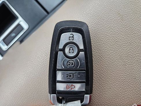 Used 2023 Ford Expedition XLT image 35