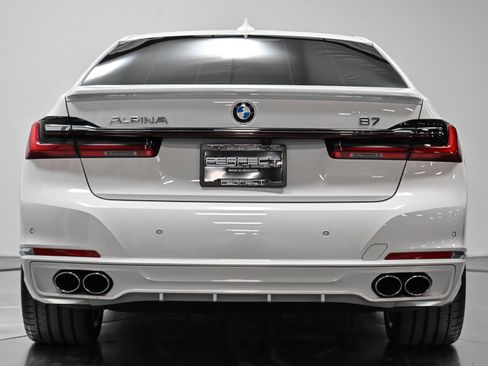 Used 2022 BMW ALPINA B7 xDrive w/ Luxury Rear Seating Package AWD/4WD image 14