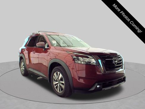 Used 2023 Nissan Pathfinder SL AWD/4WD image 4