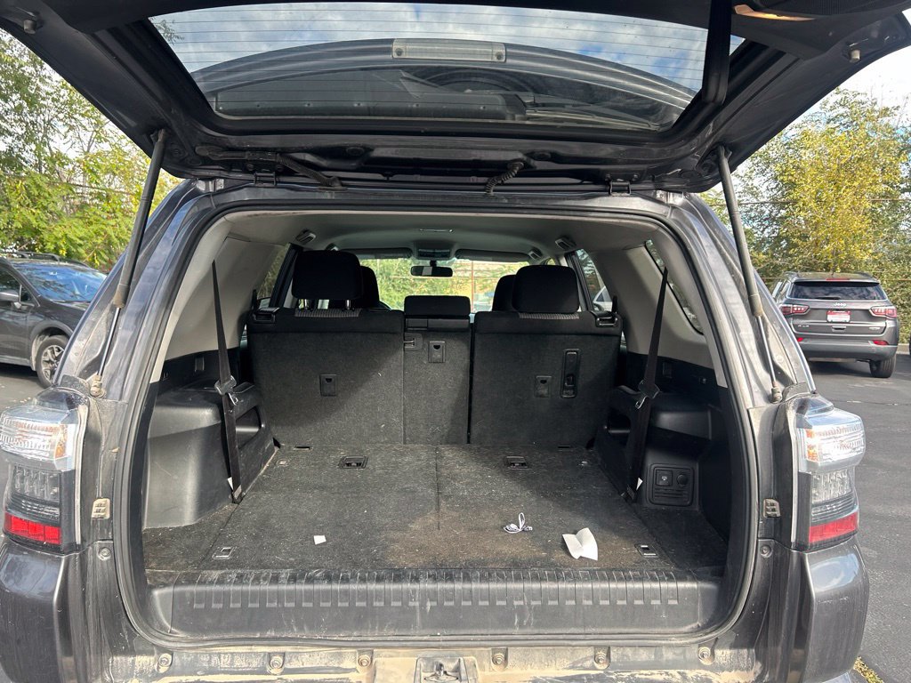 Used 2015 Toyota 4Runner SR5 AWD/4WD image 8