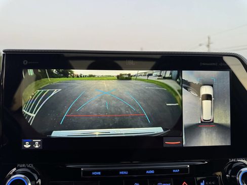 Used 2021 Toyota Highlander Platinum image 45