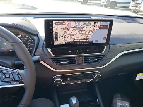 New 2025 Nissan Altima 2.5 SL image 17