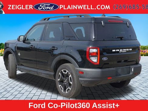 Used 2023 Ford Bronco Sport Outer Banks w/ Tech Package AWD/4WD image 3