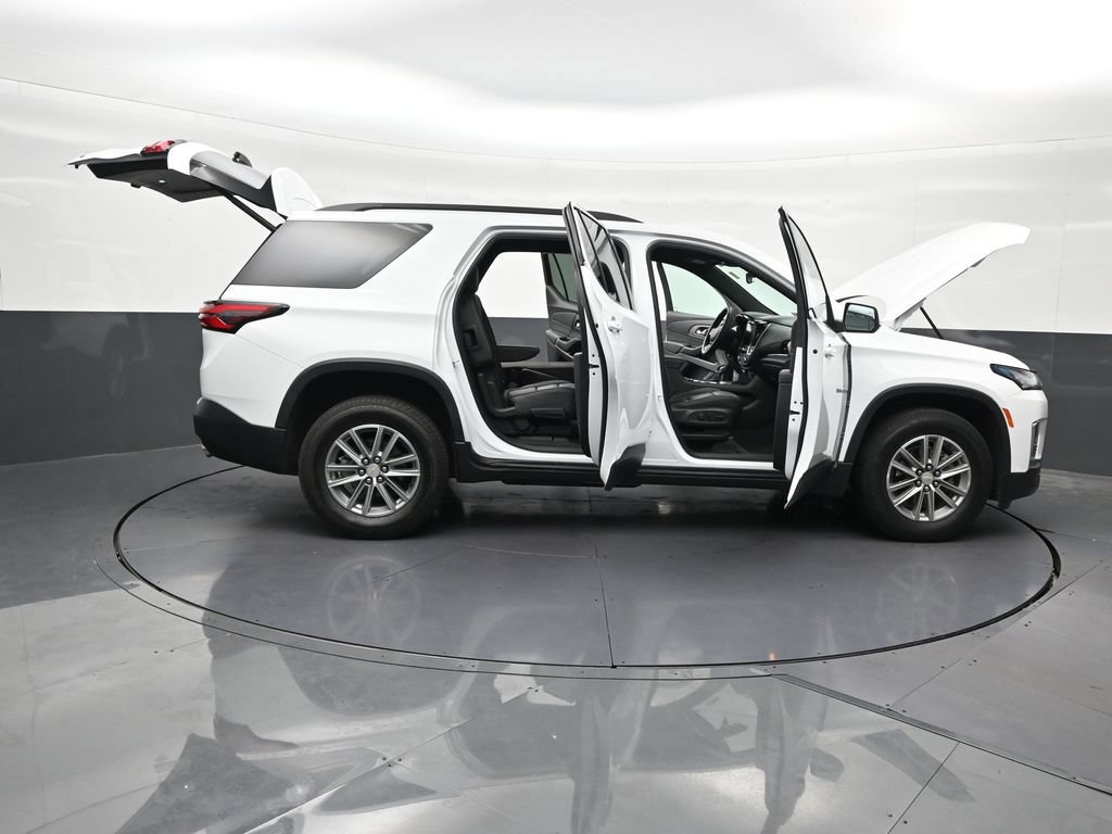 Used 2023 Chevrolet Traverse LT FWD image 33