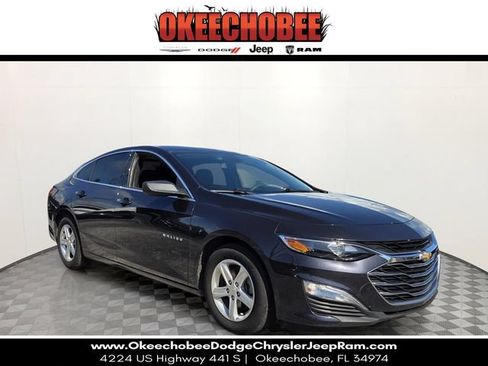 Used 2022 Chevrolet Malibu LS w/ LPO, Convenience Package 2 FWD image 1